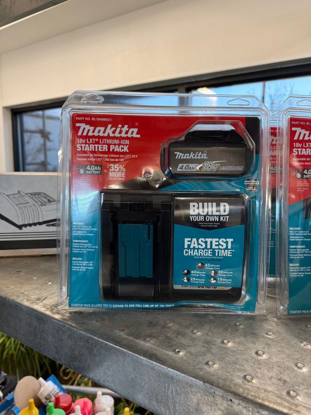 Makita
18v LXT LITHIUM-ION
STARTER PACK