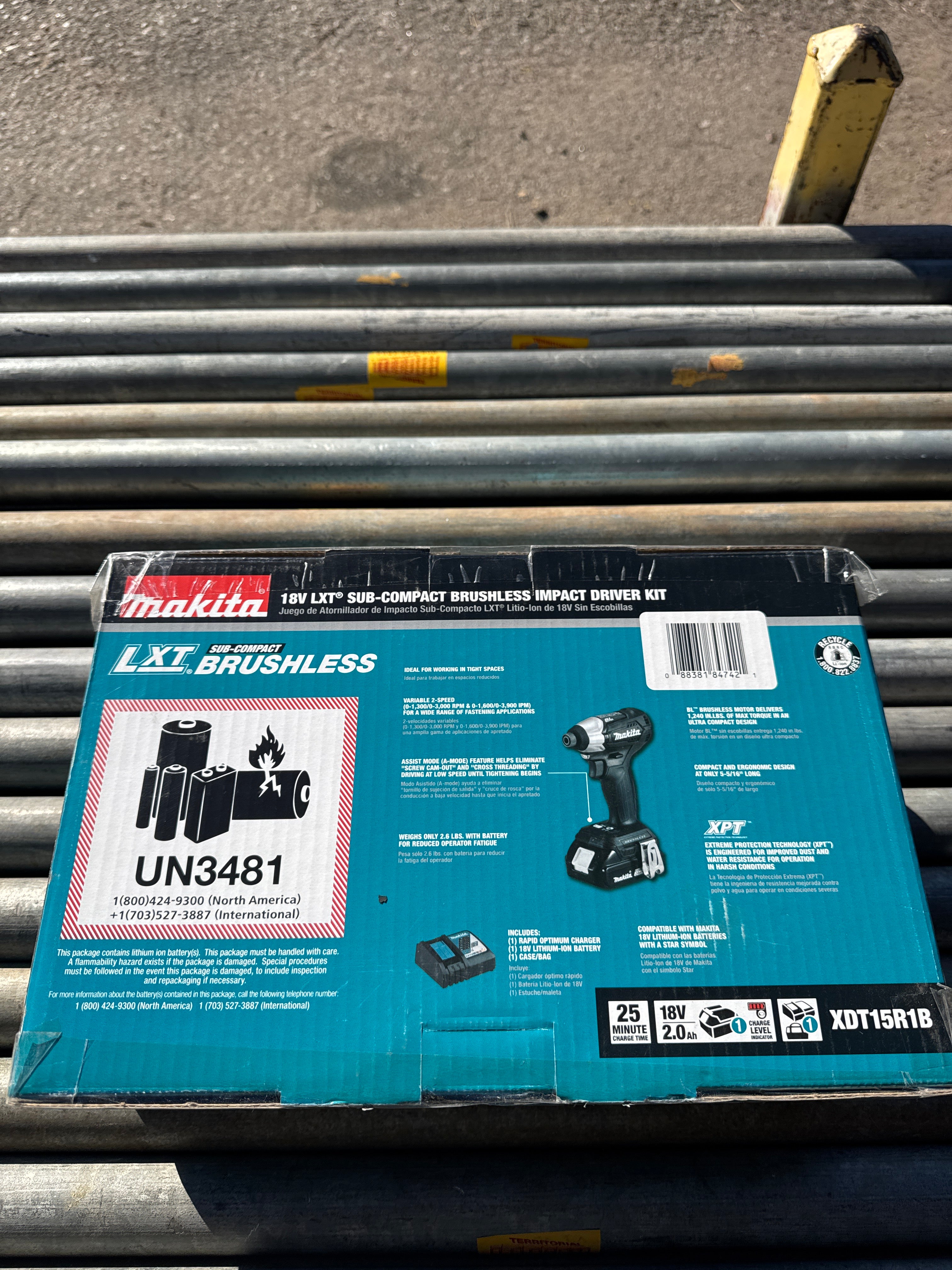 Makita 18v LXT Sub-Compact brushless impact driver kit